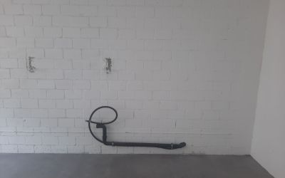 Sanitärinstallation für Warm-Kalt Wasser Anschluss
